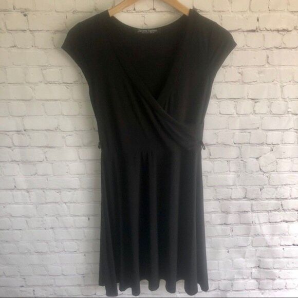 Dresses & Skirts - JANNETTE FASHION Simple Black Dress w Cross Front Size Small